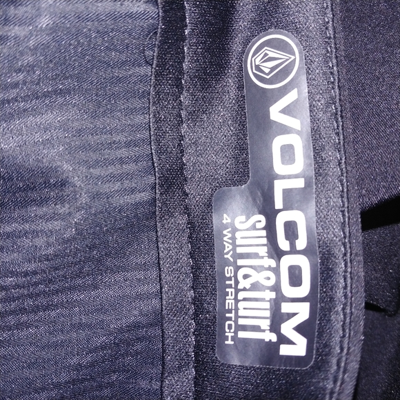 Volcom shorts - Picture 4 of 5